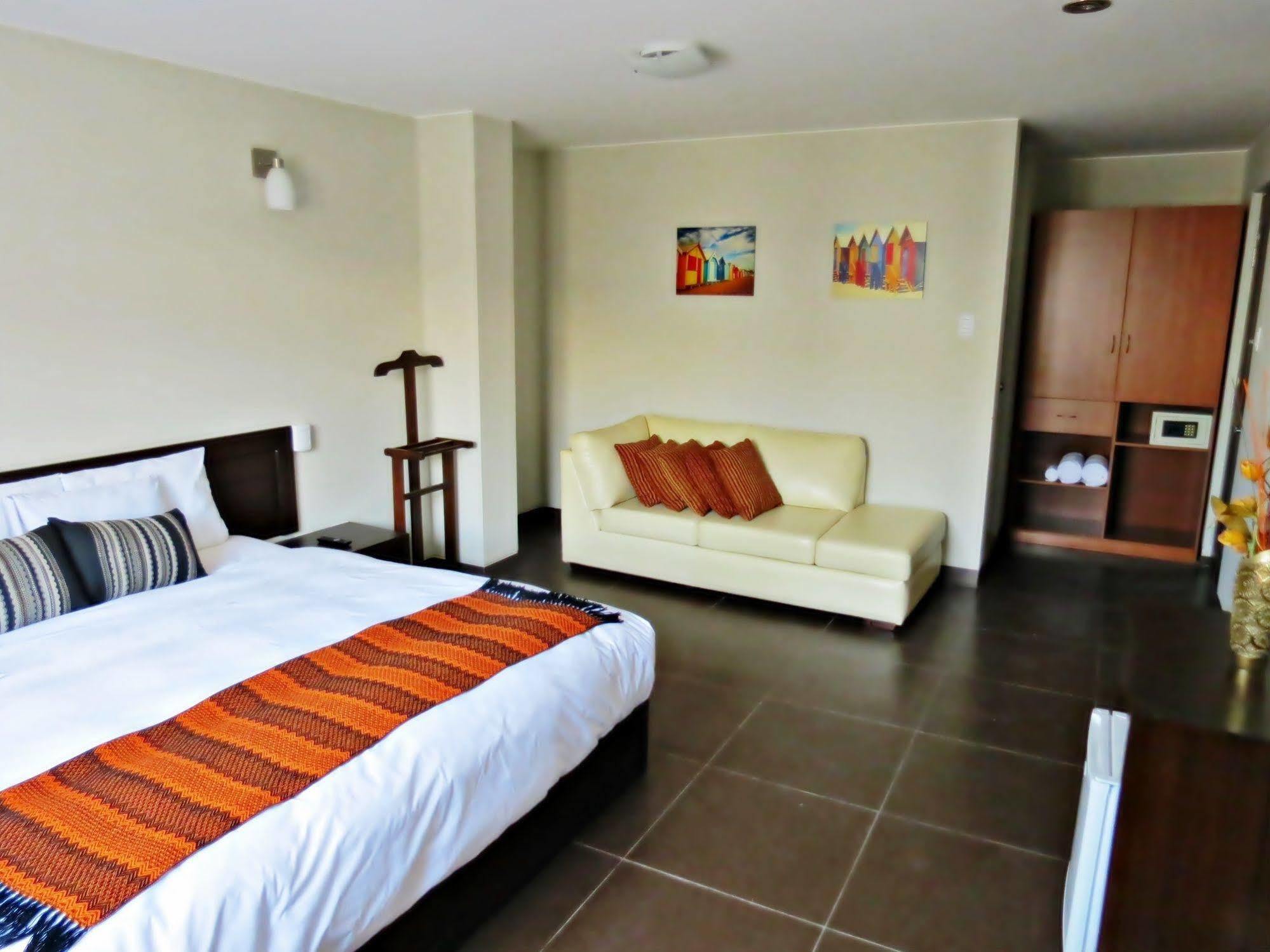 Riviera Mansion Hotel