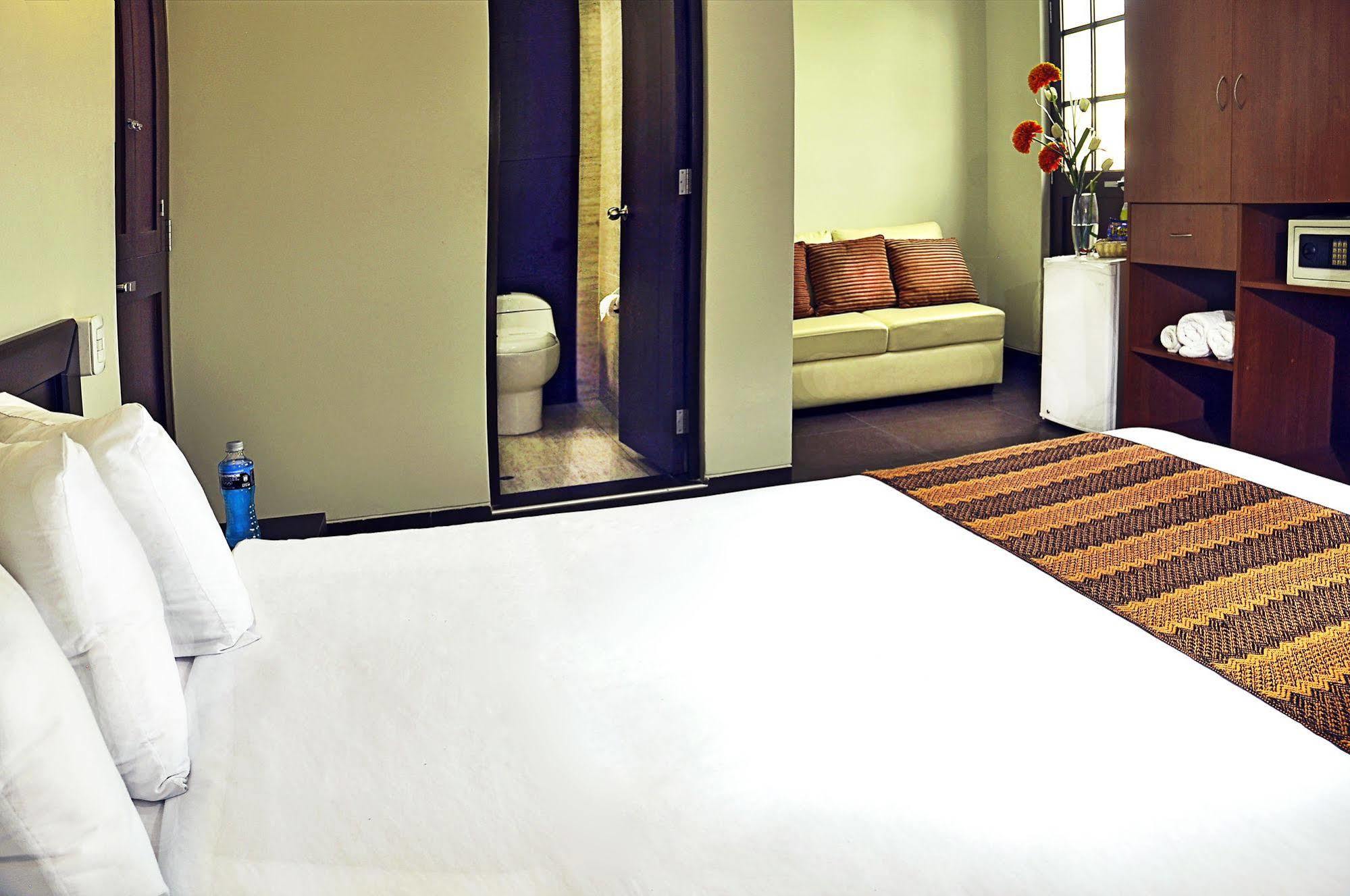 Riviera Mansion Hotel 3*